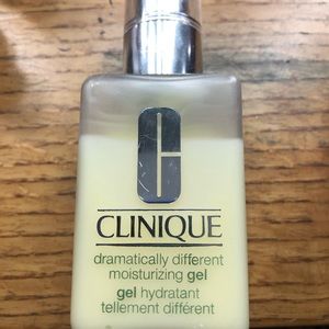 Clinique Dramatically Different Moisturizing Gel